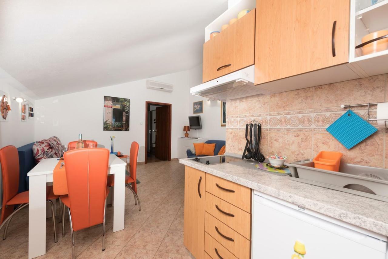 Apartments Villa Zara Ловран Экстерьер фото
